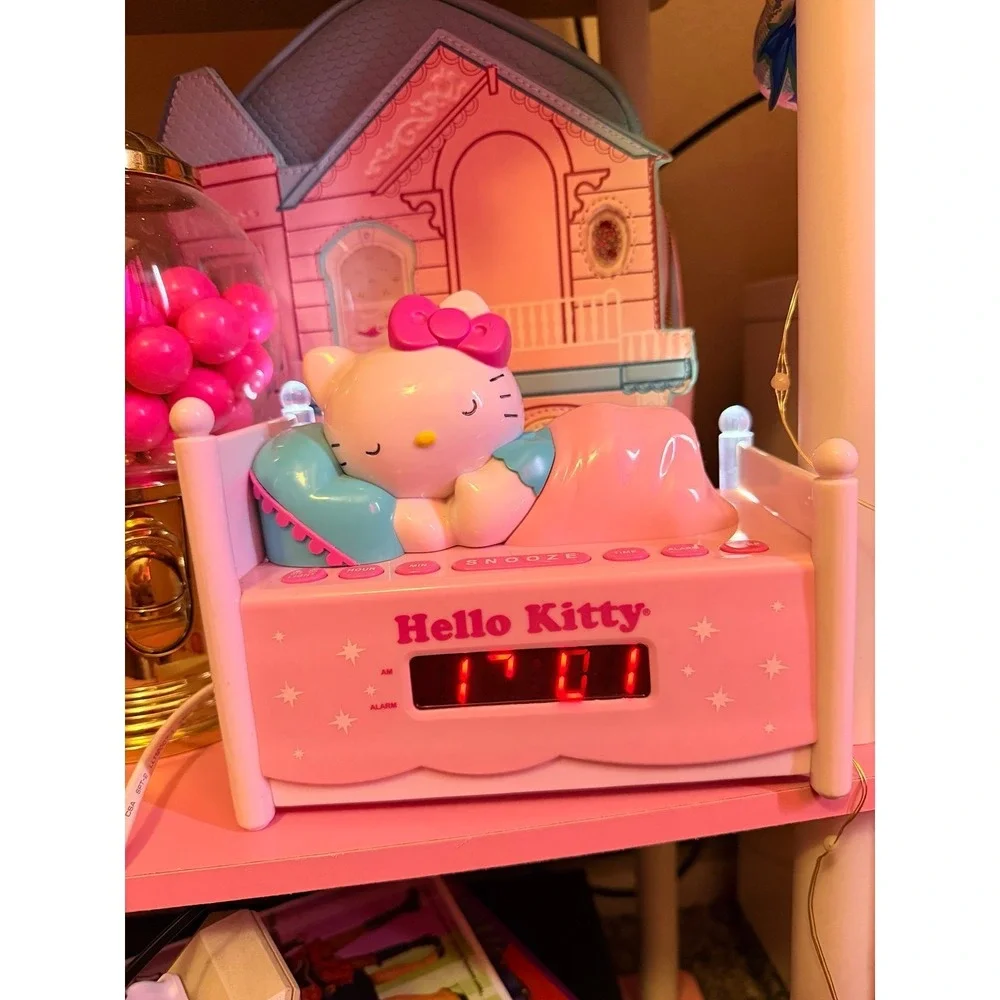 Hello‎ Kitty sleeping alarm clock